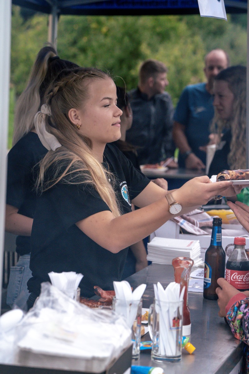 Essensstand Festwirtschaft Bärgevent Reitnau 2023