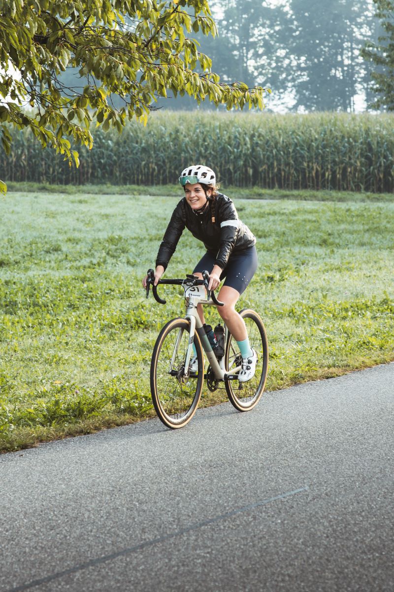 Bergfahrt mit einem Lachen auf dem Gesicht.